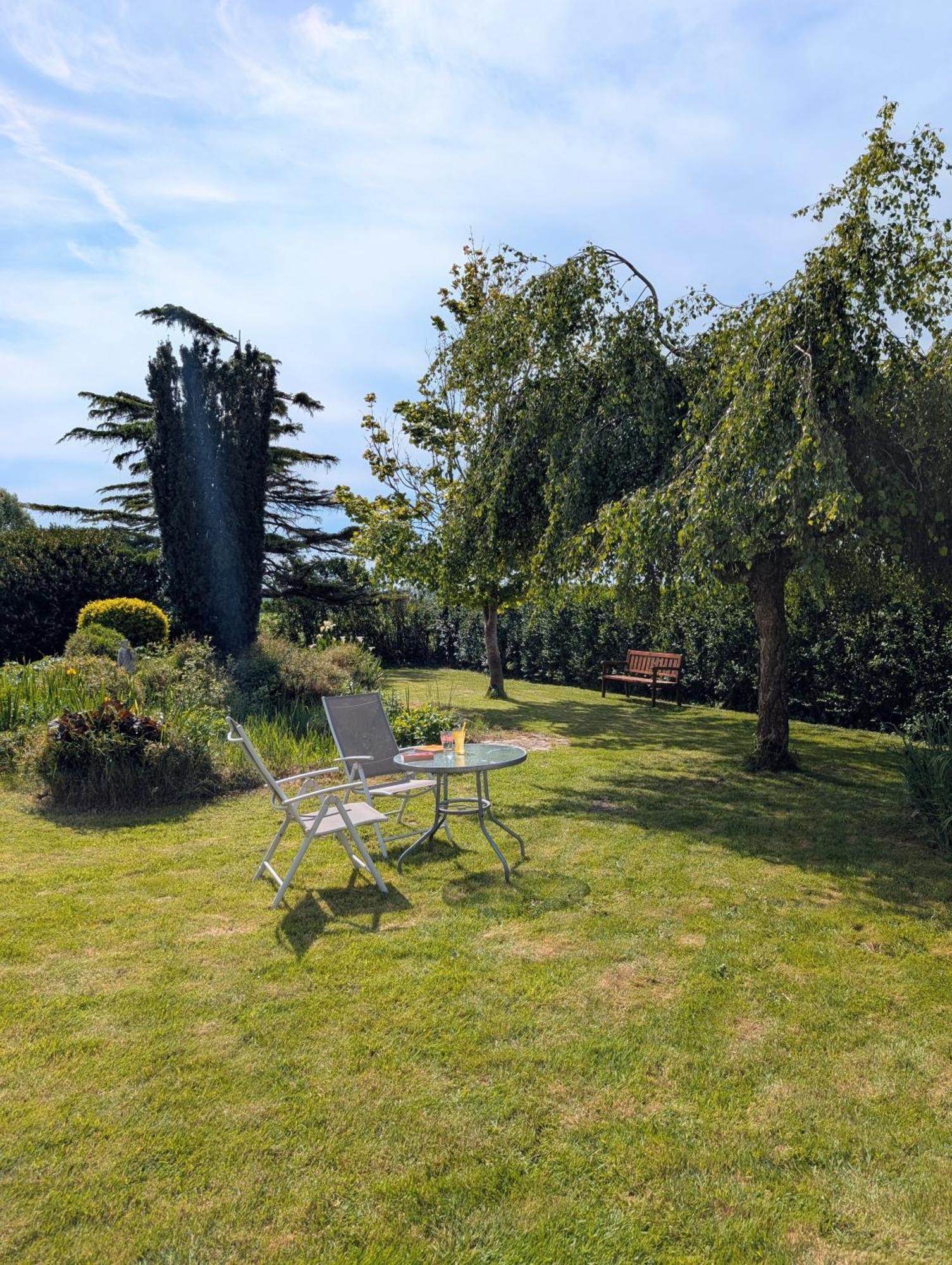 A L Ombre Du Mont Saint Michel Bed & Breakfast Huisnes-sur-Mer Exterior photo